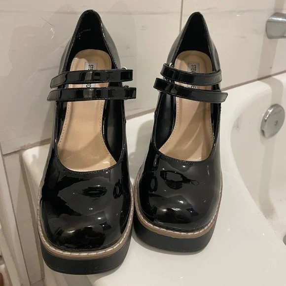 Steve Madden Twice Black Patent Leather Mary Jane platform Heels - Picture 8 of 12